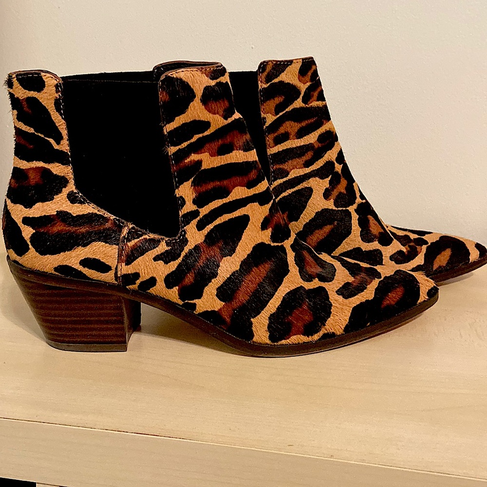 Beautiful Sole Society ankle bootie